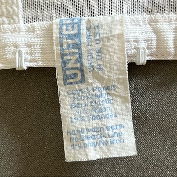 38B Bridal Corset with adjustable/removable garter straps - Picture 4 of 7